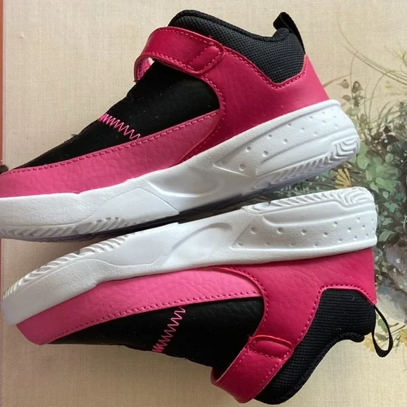 NWOT Jordan’s-23 Toddlers Sz-9C NoTie Laces w/Velcro, Light, Comfortable Shoes - Picture 6 of 16